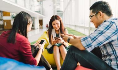 Pengaruh Teknologi Terkini terhadap Hubungan Sosial