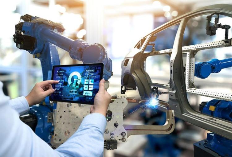 Teknologi Otomatisasi dan Dampaknya pada Tenaga Kerja Manusia