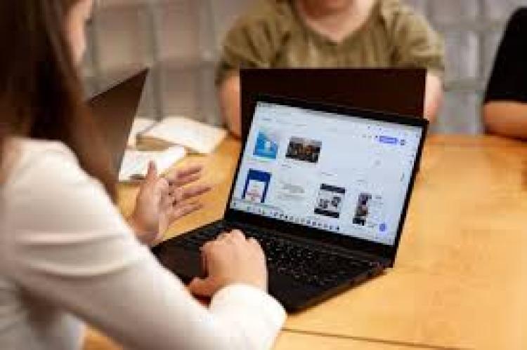 Teknologi dan Perubahan Pola Konsumsi Media di Kalangan Milenial