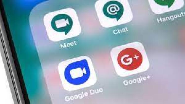 Perkembangan Aplikasi Chat dan Video Call di Dunia Kerja