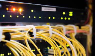 Perbedaan MikroTik dan Router Biasa Mana yang Lebih Efektif