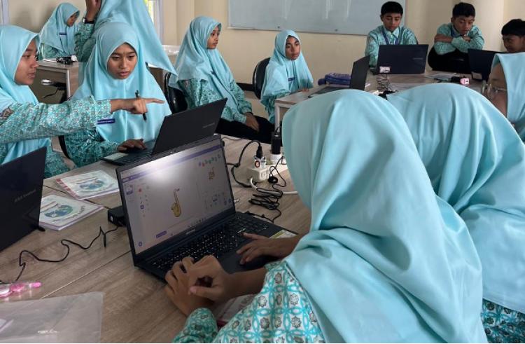 Belajar Coding di Sekolah Tantangan dan Manfaatnya untuk Generasi Z